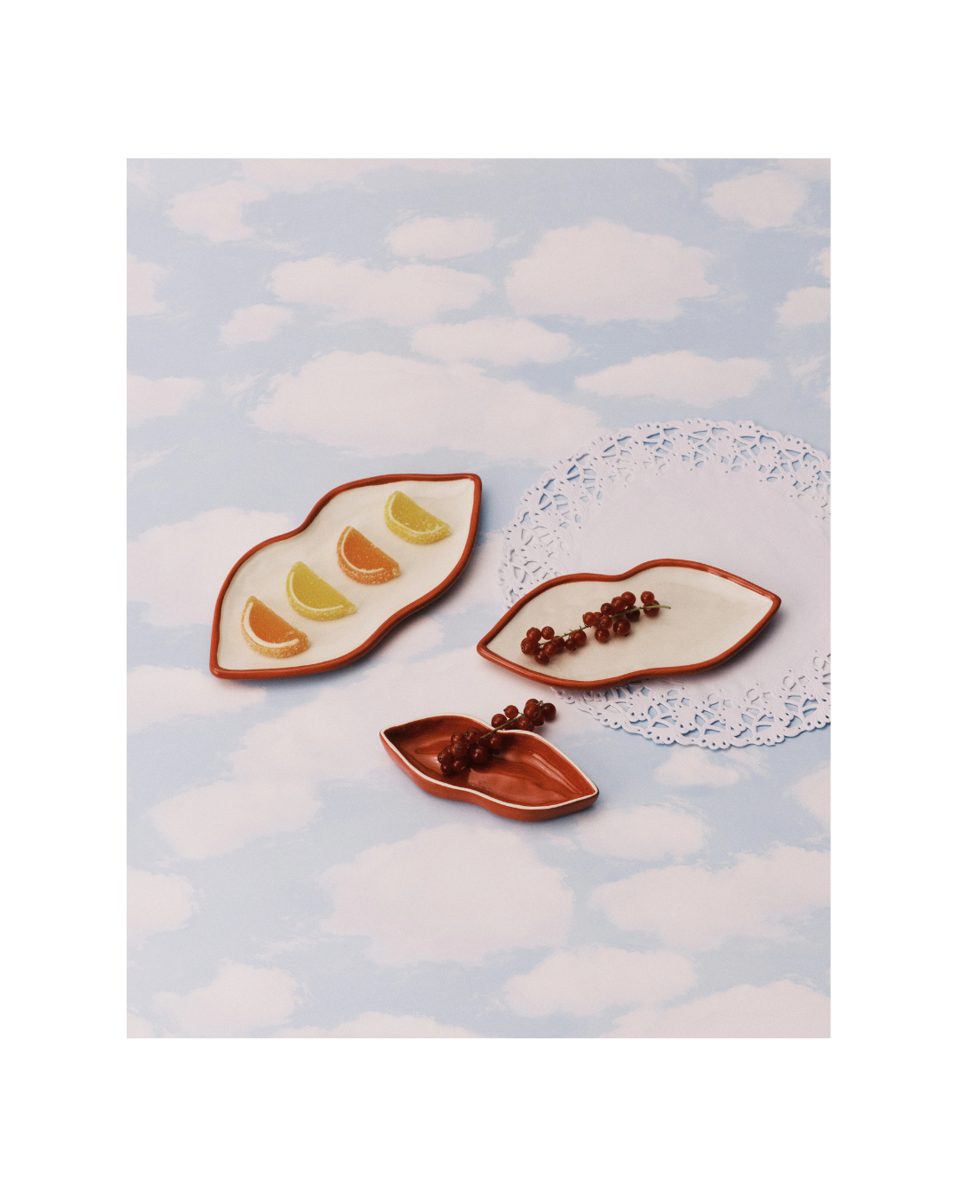 Serving dish Lips L Red White Les Objets Mouleversants