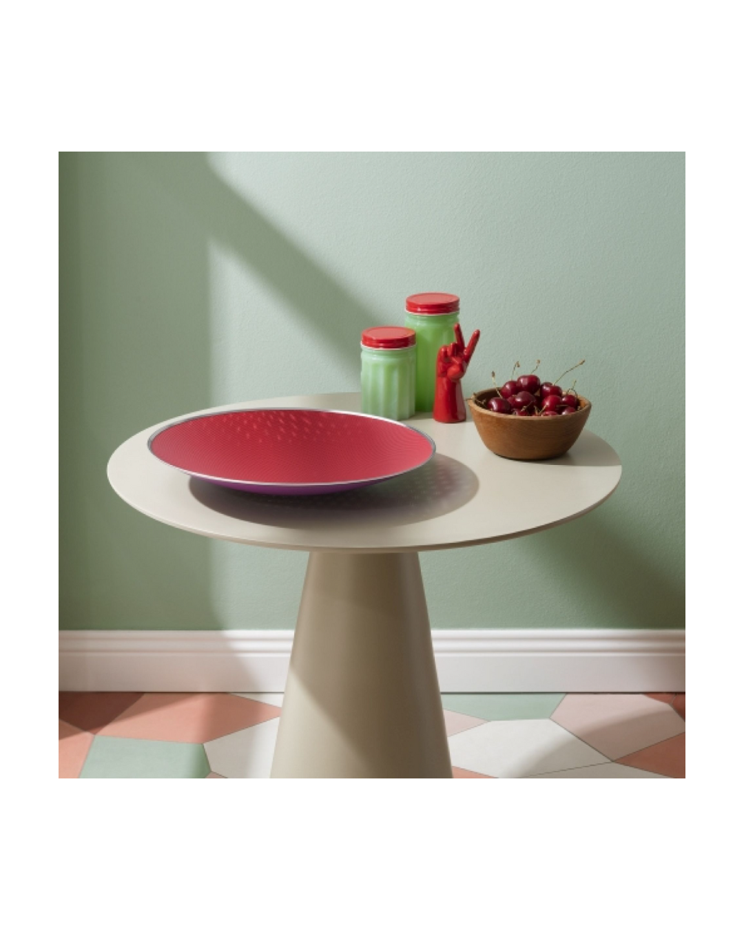 Cohncave Red Centerpiece