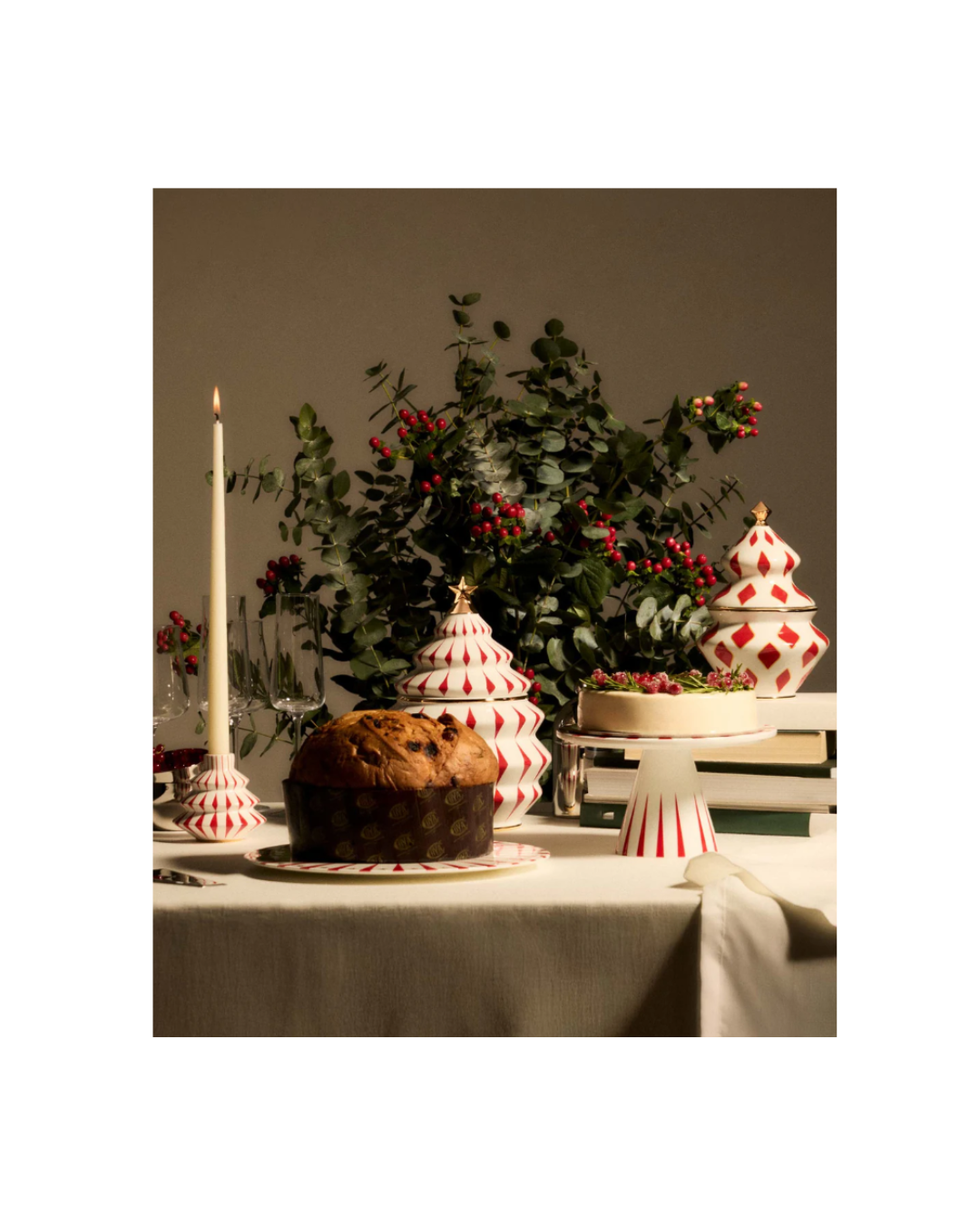 Delight Panettone Serving Plate