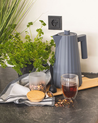 Plissé Electric Kettle