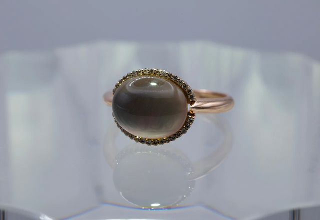 18-karat yellow gold, fume quartz, brown diamond ring