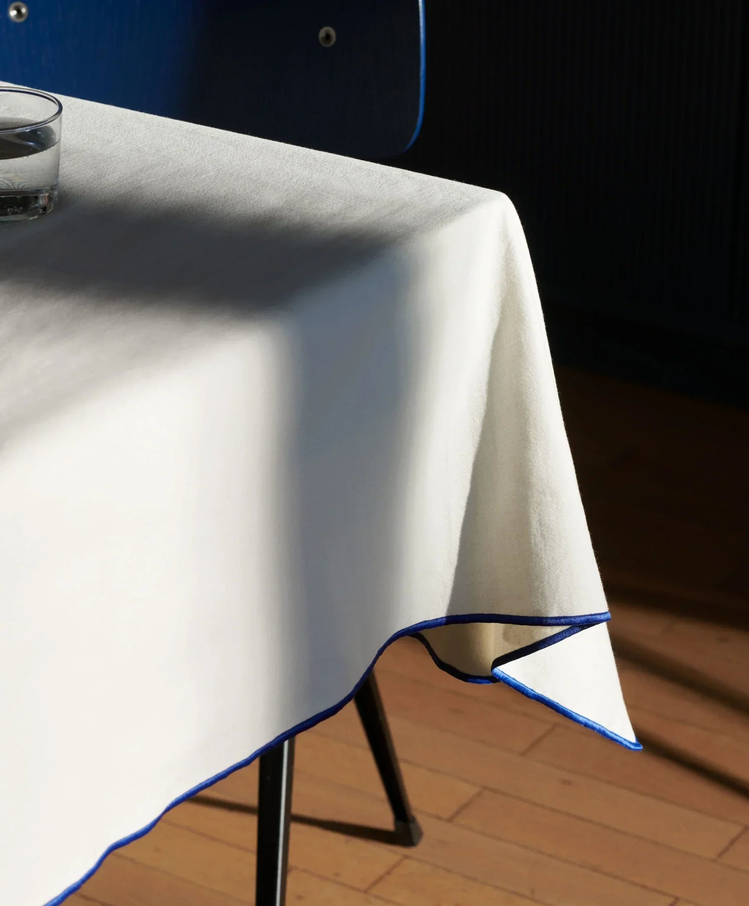 OUTLINE TABLECLOTH